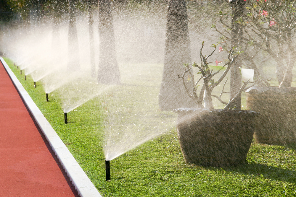 thumbnail image 2 of Lawn Sprinkler 12pcs Rotating Irrigation Sprinkler Plastic Spray Nozzle With G1/2 Male Thread 2 of 9